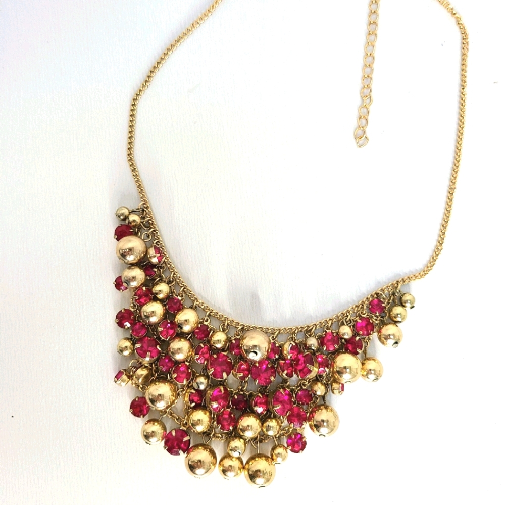 Hot pink stone & gold ball necklace